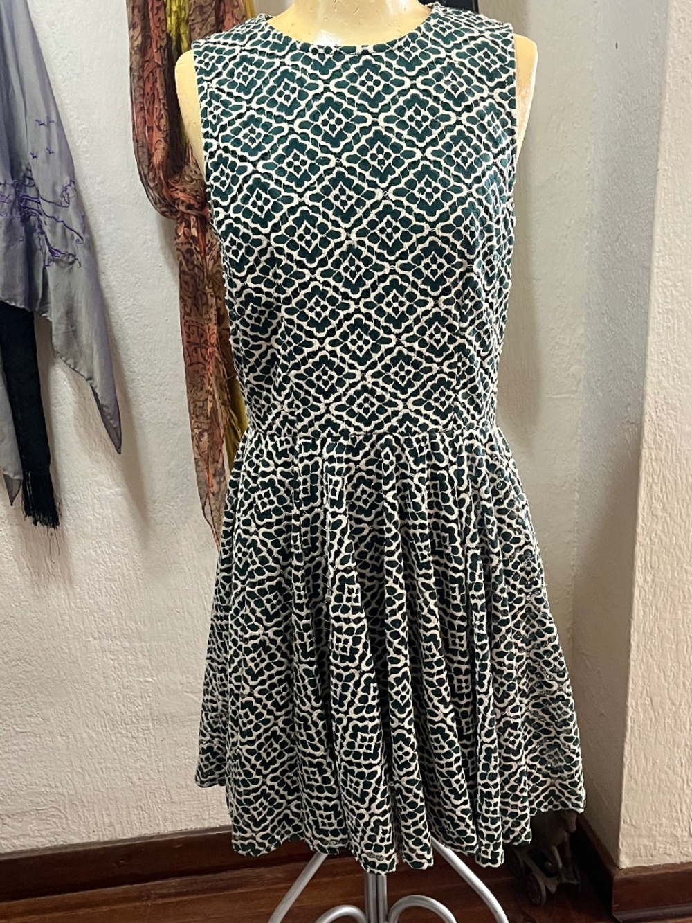 Lace dress fully lined